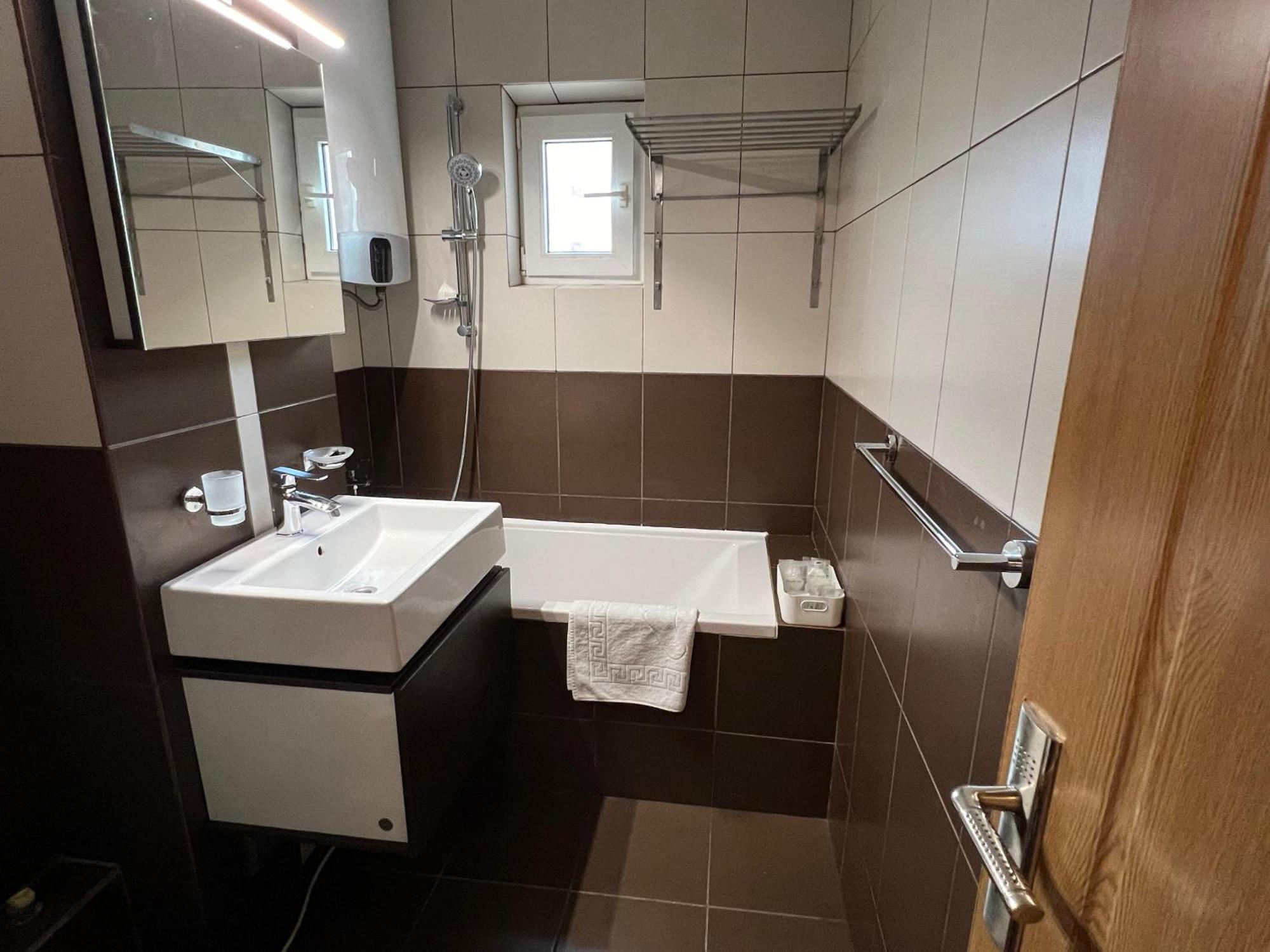 Miva Apartments 만갈리아 외부 사진